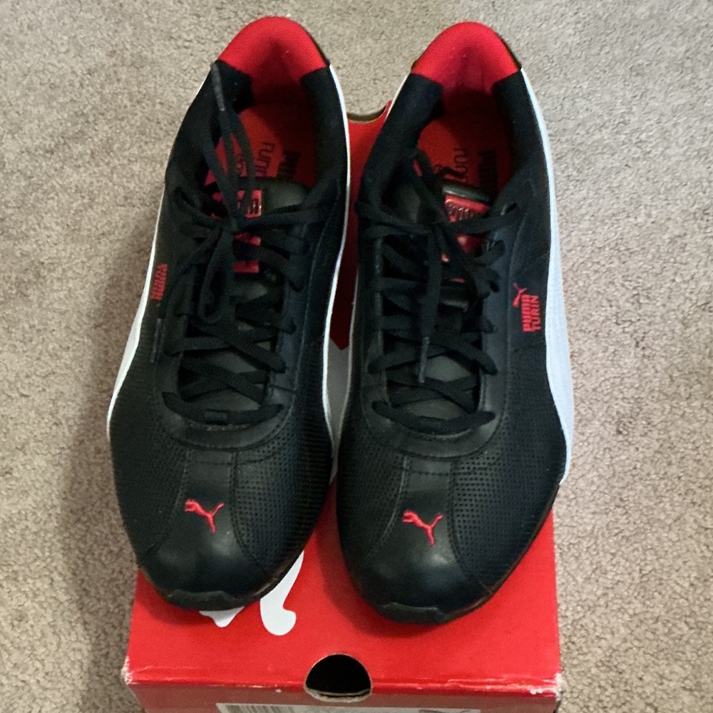 Puma Men's Black and Red Athletic Sneakers